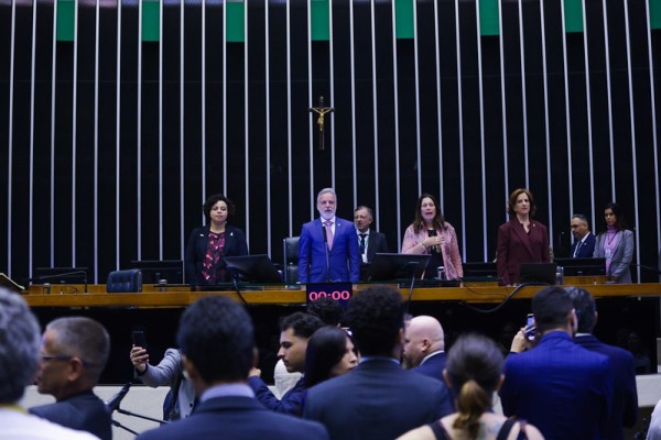 Brasil - Fundada em 1948, a CONIB – Confederação Israelita do Brasil é o órgão de representação e coordenação política da comunidade judaica brasileira. 