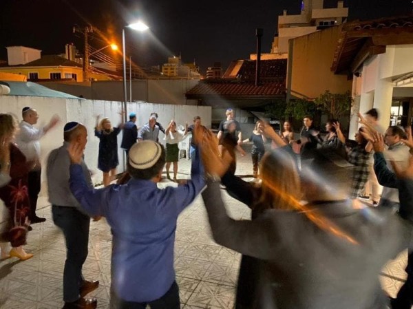 Judaicas - Fundada em 1948, a CONIB – Confederação Israelita do Brasil é o órgão de representação e coordenação política da comunidade judaica brasileira. 