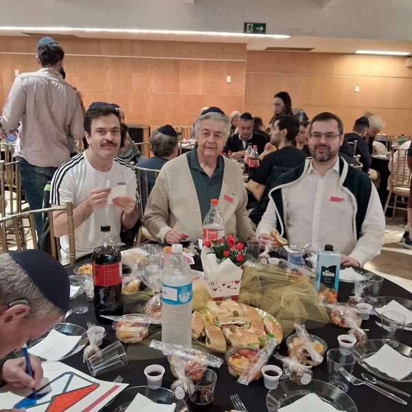 Judaicas - Fundada em 1948, a CONIB – Confederação Israelita do Brasil é o órgão de representação e coordenação política da comunidade judaica brasileira. 