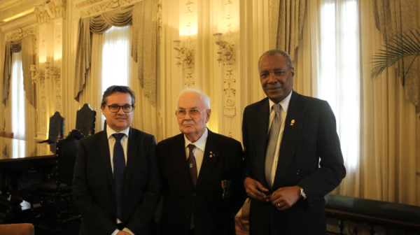 Mundo - Fundada em 1948, a CONIB – Confederação Israelita do Brasil é o órgão de representação e coordenação política da comunidade judaica brasileira. 