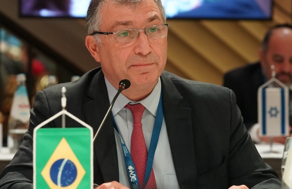 Mundo - Fundada em 1948, a CONIB – Confederação Israelita do Brasil é o órgão de representação e coordenação política da comunidade judaica brasileira. 